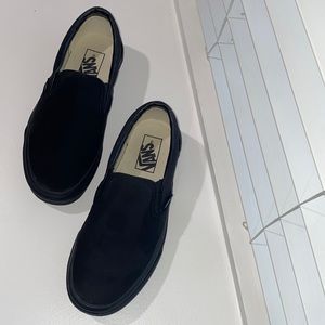 Black Vans Slip-On